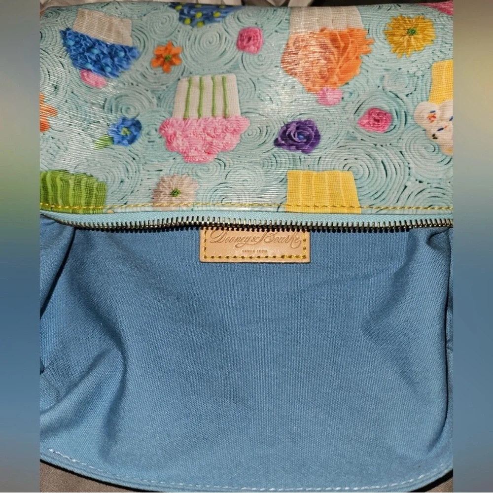 EUC Dooney & Bourke Cupcake Print Barrel Bag - Picture 7 of 7